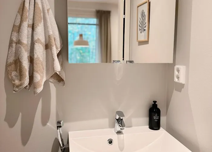 Апартаменты Modern Townhouse With Sauna *